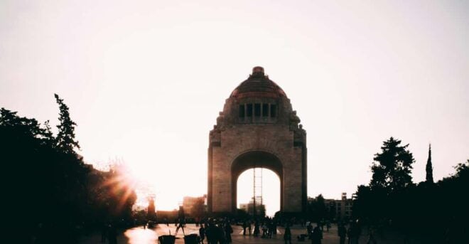 Mexico City: Walking Tour to the Monument to the Revolution - Viewing the Cityscape