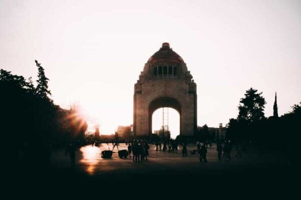 Mexico City: Walking Tour to the Monument to the Revolution - Group Size and Duration