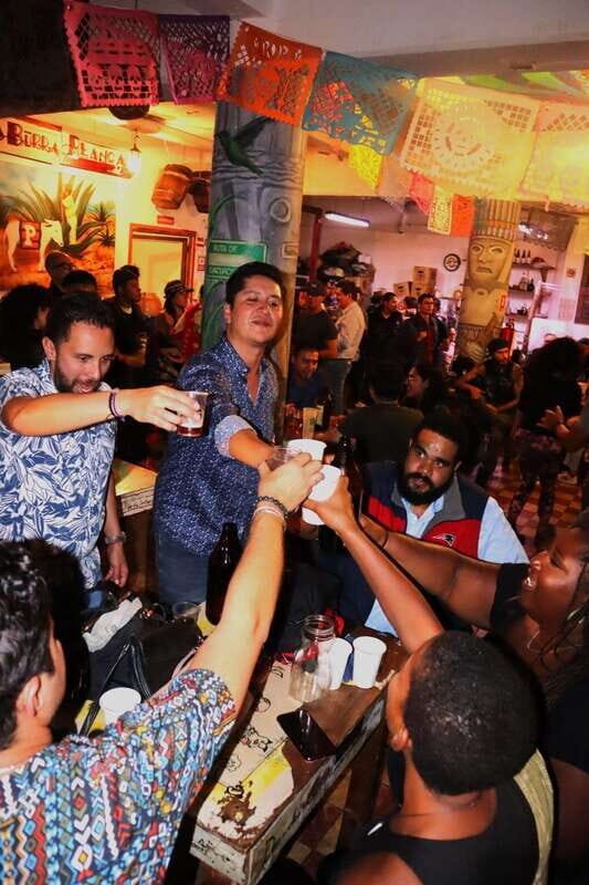 Mexico: Historic Center Nightlife Tour with Drinks - The Zócalo Area (45 minutes)