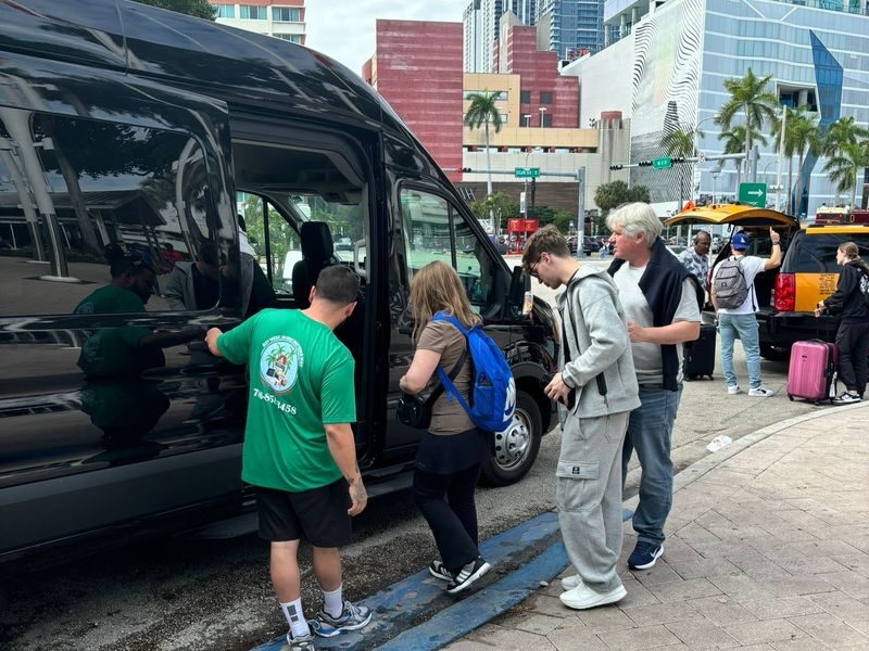 Miami 5 in 1 City Tour: 5 Sites, 4 Stops, 3.5 hours of Fun - South Beach: Art Deco on foot