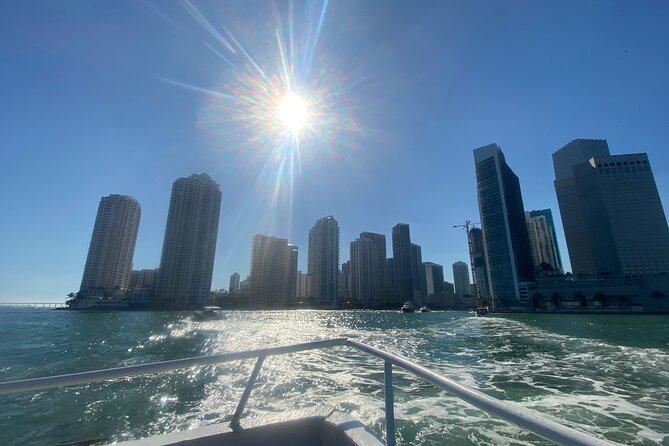Miami 90 Min Skyline Sunset Cruise of Biscayne Bay & Millionaire Homes - Highlights of the Tour