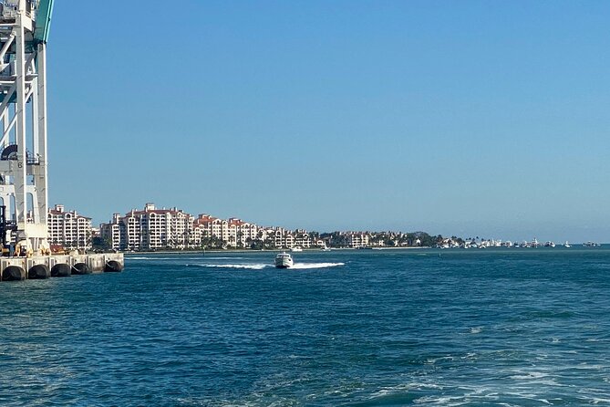 MIAMI: 90-Min South Beach Cruise Millionaire Homes & Hard Rock Cafe Meal - Overall Value for Money