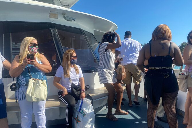 MIAMI: 90-Min South Beach Cruise Millionaire Homes & Hard Rock Cafe Meal - Common Questions