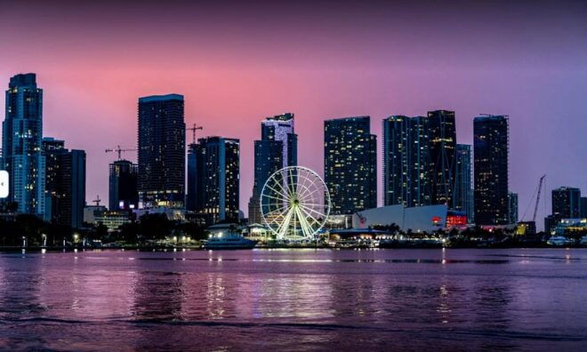 Miami: 90-Minute Sunset Cruise With the Mojito Bar on Board - Exploration of Venetian Islands and Millionaires Row