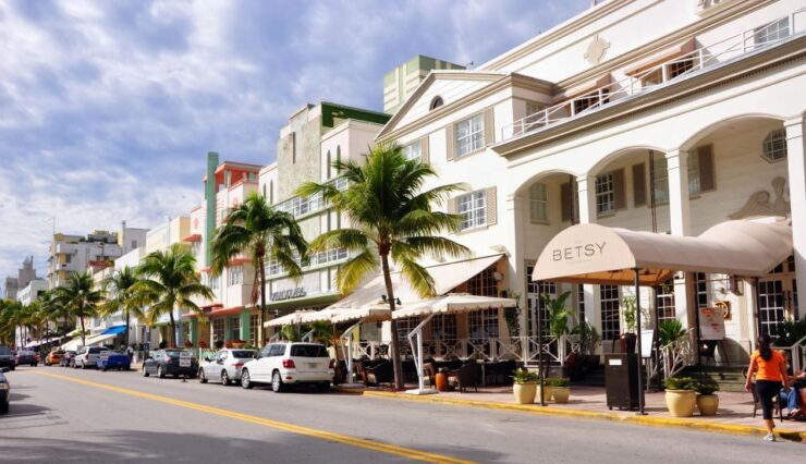Miami - Art Deco Highlights & The Wolfsonian Museum Tour - Exploring Miamis Art Deco District