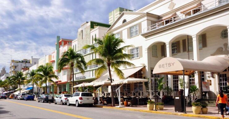 Miami - Art Deco Highlights & The Wolfsonian Museum Tour - Unveiling Art Deco Architecture