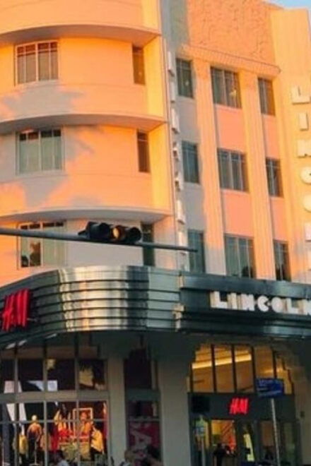 Miami : Art Deco & South Beach Walking Tour With a Guide - Meeting Point and Start