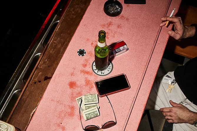 Miami Beach Bar Crawl: Art Deco & Neon Lights by Local Historian - Exploring the Vibrant Neon Lights of Miami Beach