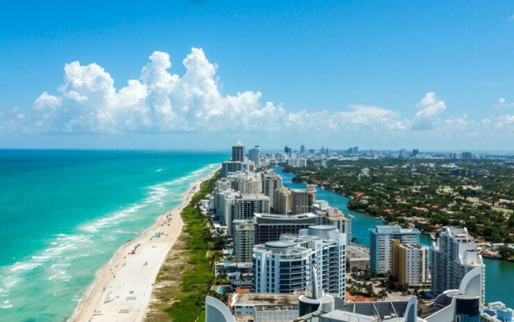 Miami Beach Romance: A Sun-Kissed Love Journey - Romantic Sunset Strolls on South Beach