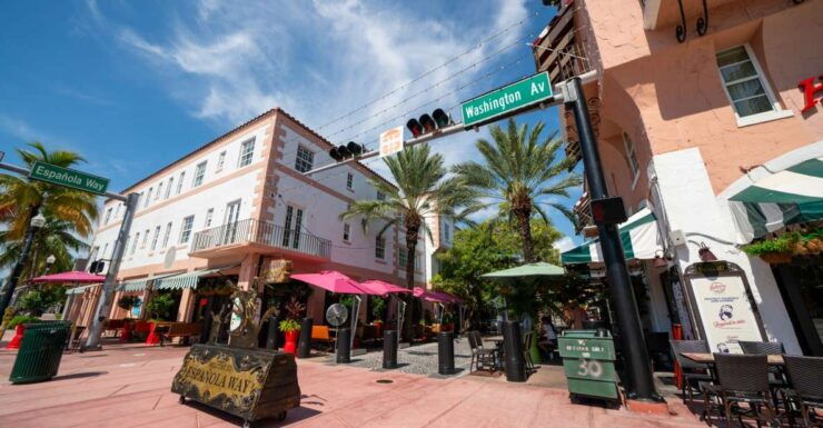 Miami Beach: Versace City Exploration Game - Experience Highlights