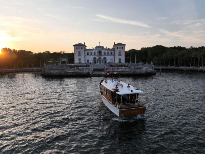 Miami Beach: Vizcaya Sunset Cruise Includes Food and Drink - Food and Drinks: A Gourmet Touch
