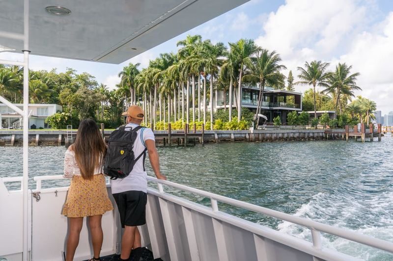 Miami Biscayne Bay 1.5-Hour Sightseeing Cruise - Getting to the Bayside Marketplace dock