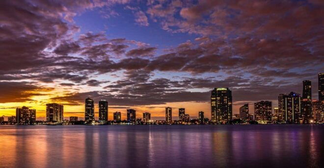 Miami: Biscayne Bay and South Beach Sunset Cruise - Experience and Amenities