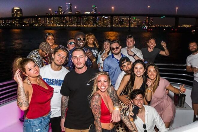 Miami: Boat Party With an Open Bar and Live DJ - Safety and Service on the Party Boat