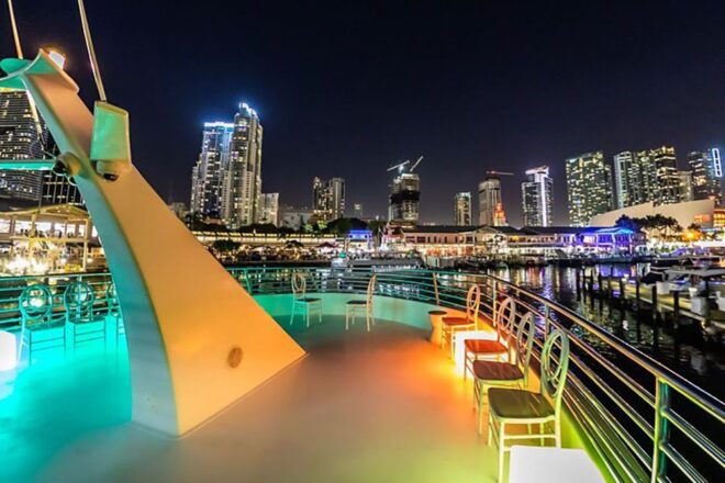 Miami: Boat Party With an Open Bar and Live DJ - Rave Reviews and Ratings for the Miami Boat Party