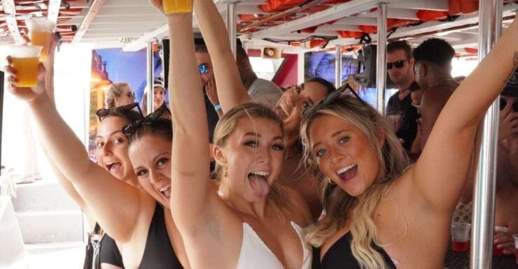 Miami: Boat Party With Live DJ, Unlimited Drinks, and Food - Experience Highlights