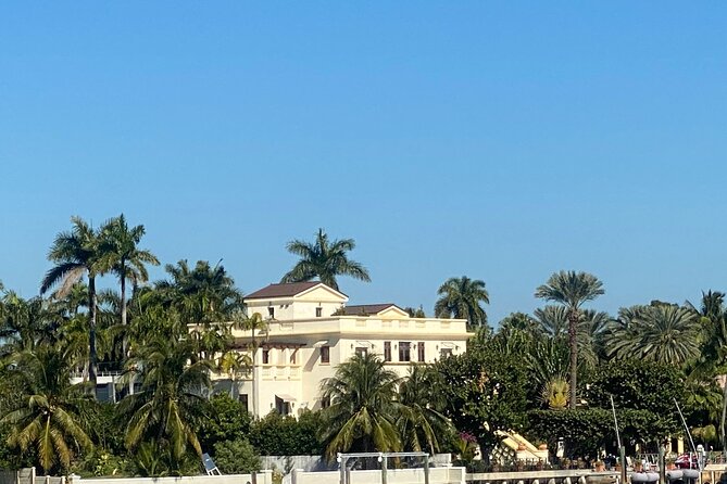 Miami Boat Tour Biscayne Bay Millionaire & Celebrity Homes 90-Min - Knowledgeable Guides