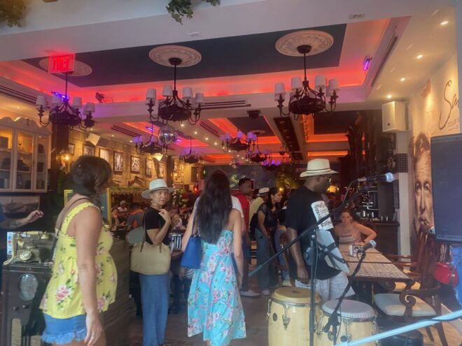 Miami: Millionaires Cruise, Little Havana Food and City Tour - Little Havana Food Tour