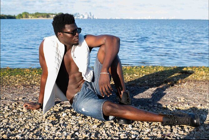 Miami Model Style Photoshoot with a Pro Model Photographer - Good To Know
