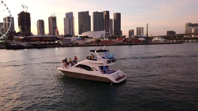 Miami: Nightlife & Party in Biscayne Bay With Champagne - Full Description