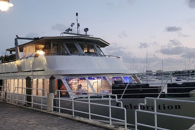 Miami NYE 2026 Yacht Party with Dinner, Open Bar & Fireworks - Good To Know  