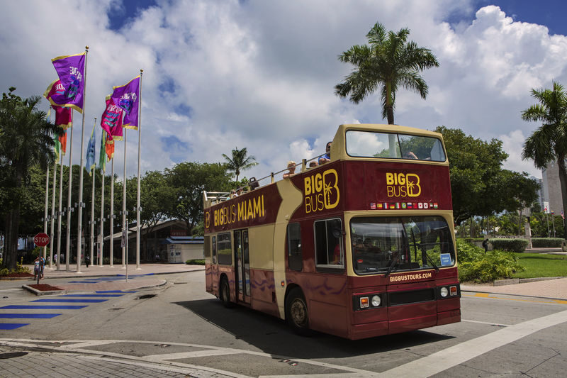Miami Open-Top Night Bus Tour - Brickell: a second look at the city skyline