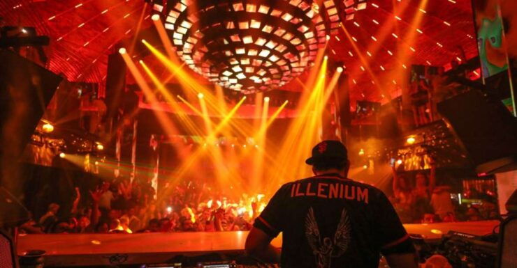 Miami: Party Bus, Club Entry, and Open Bar Night Experience - Exclusive VIP Club Entry