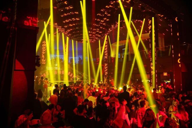 Miami: Party Bus, Club Entry, and Open Bar Night Experience - Luxury Party Bus or Limo Ride