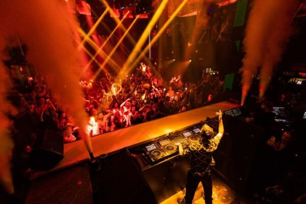 Miami: Party Bus, Club Entry, and Open Bar Night Experience - Explore Miamis Nightlife Scene