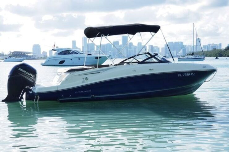 Miami: Private 21-Foot Boat Rental for up to 7 People - Experience