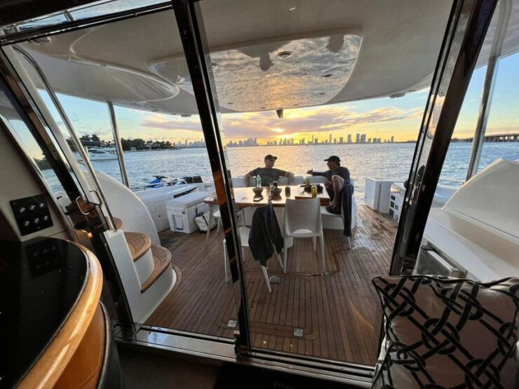 Miami: Private City Cruise of Miami Beach With French Guide - Activity Details and Options