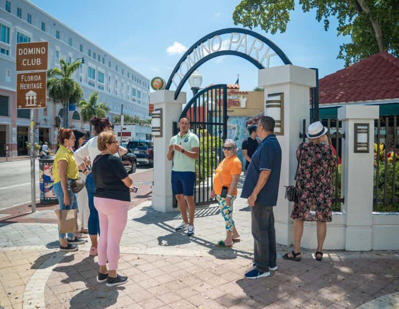 Miami: Private Iconic neighborhoods sightseeing tour - Good To Know