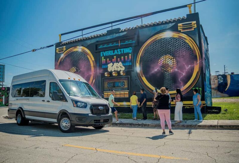 Miami: Private Iconic neighborhoods sightseeing tour - Exploring Miami’s Best Neighborhoods in Style