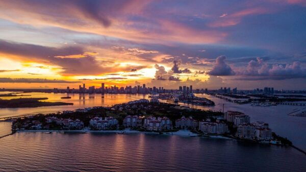 Miami: Private Romantic Helicopter Tour With Champagne - Common Questions