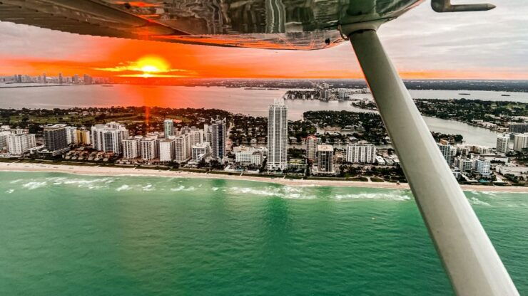 Miami: Private Romantic Sunset Flight With Champagne - Experience Highlights
