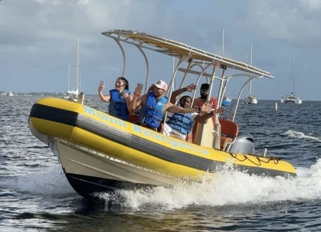 Miami: Relaxing Sightseeing Boat Ride - Group Options and Highlights