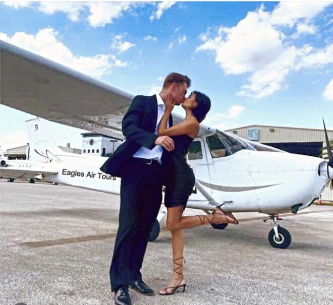 Miami: Romantic 1-Hour Private Flight Tour With Champagne - Private Group Option