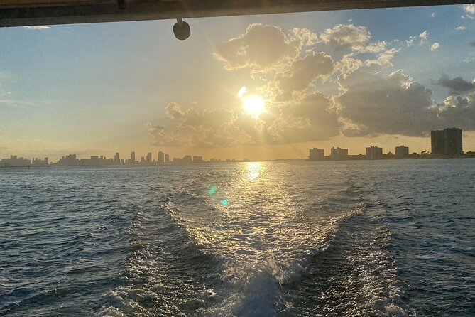 Miami Skyline 90 Min Evening Cruise on Biscayne Bay With Options - The Sum Up