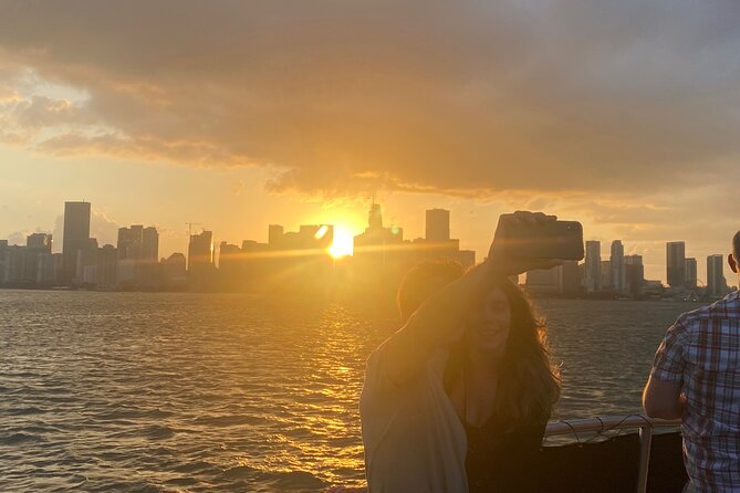 Miami Skyline: Happy Hour 90 Min Sightseeing Cruise & Millionaire Homes - Meeting and Pickup Information