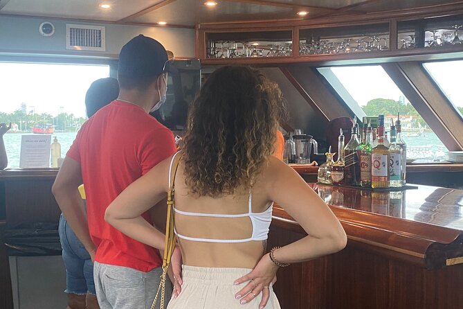 Miami Skyline: Happy Hour 90 Min Sightseeing Cruise & Millionaire Homes - Customer Reviews and Testimonials