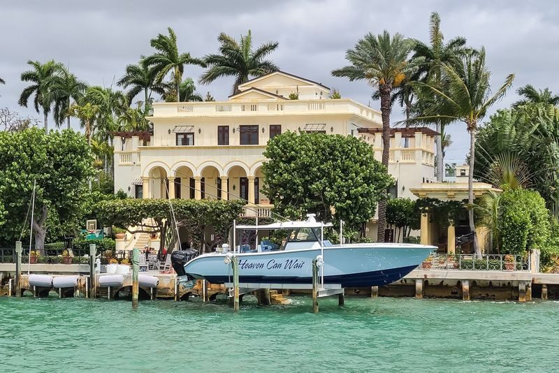 Miami Skyline, Millionaire Homes & Venetian Islands Cruise - Miami’s skyline from the water
