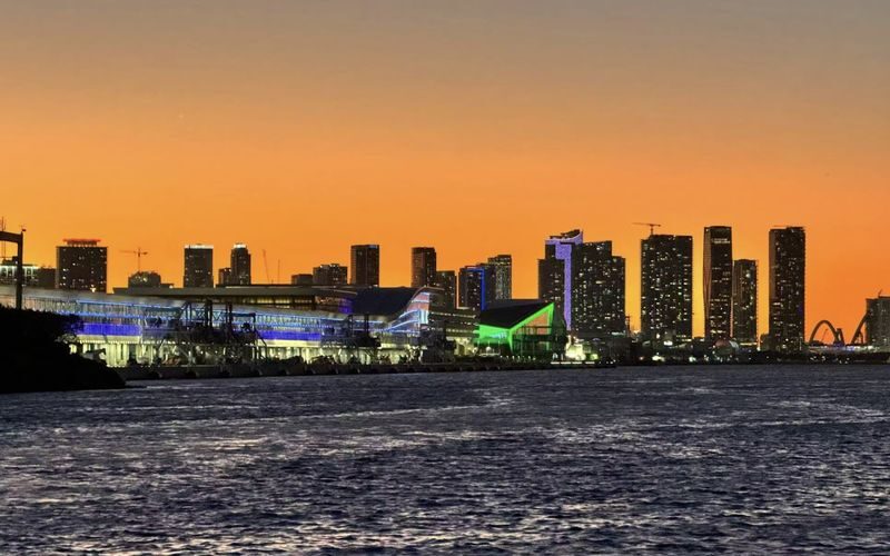Miami skyline sunset cruise tour with mojito bar - Booking and cancellation details to check