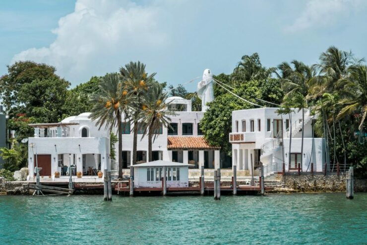 Miami: Star Island Guided Cruise From Bayside Marketplace - Good To Know