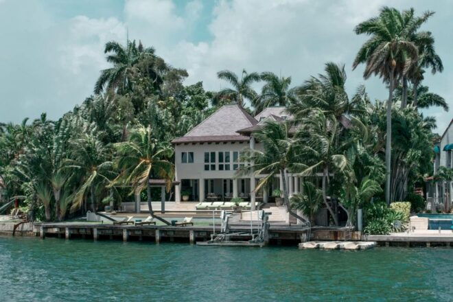 Miami: Star Island Guided Cruise From Bayside Marketplace - Directions