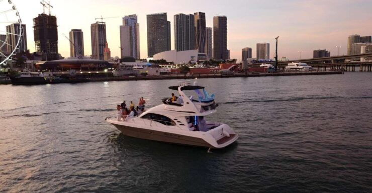 Miami: Yacht Sunset Cruise With Courtesy Drinks to Toast - Cruise Highlights