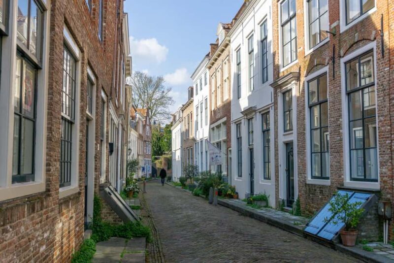 Middelburg: Guided City Walking Tour - The Sum Up