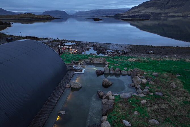 Midnight Golden Circle & Luxury Hot Sea Baths & Silent Locations - Inclusions and Meeting Details