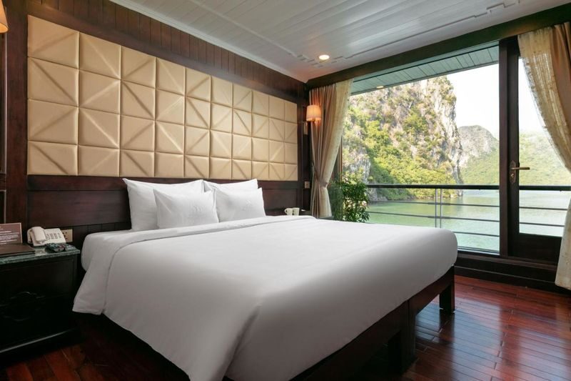MilaLux 2D1N Cruise: Ha Long Bay, Sung Sot, Ti Top - Day one: island silhouettes, Pearl Farm and Sung Sot