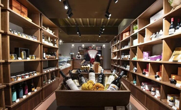 Milan: Aperitivo With Tasting Plate & Glass of Wine - Good To Know