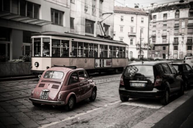 Milan: Central City Tour by Vintage Fiat 500 (2 Hs, 2 Stops) - Includes